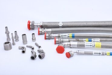 HYDRAULIC HOSE ASSEMBLY AND FITTINGS